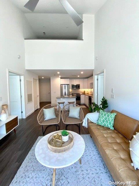 #3 photo, 116 Searing Avenue, ナッソー郡 Mineola , NY 11501