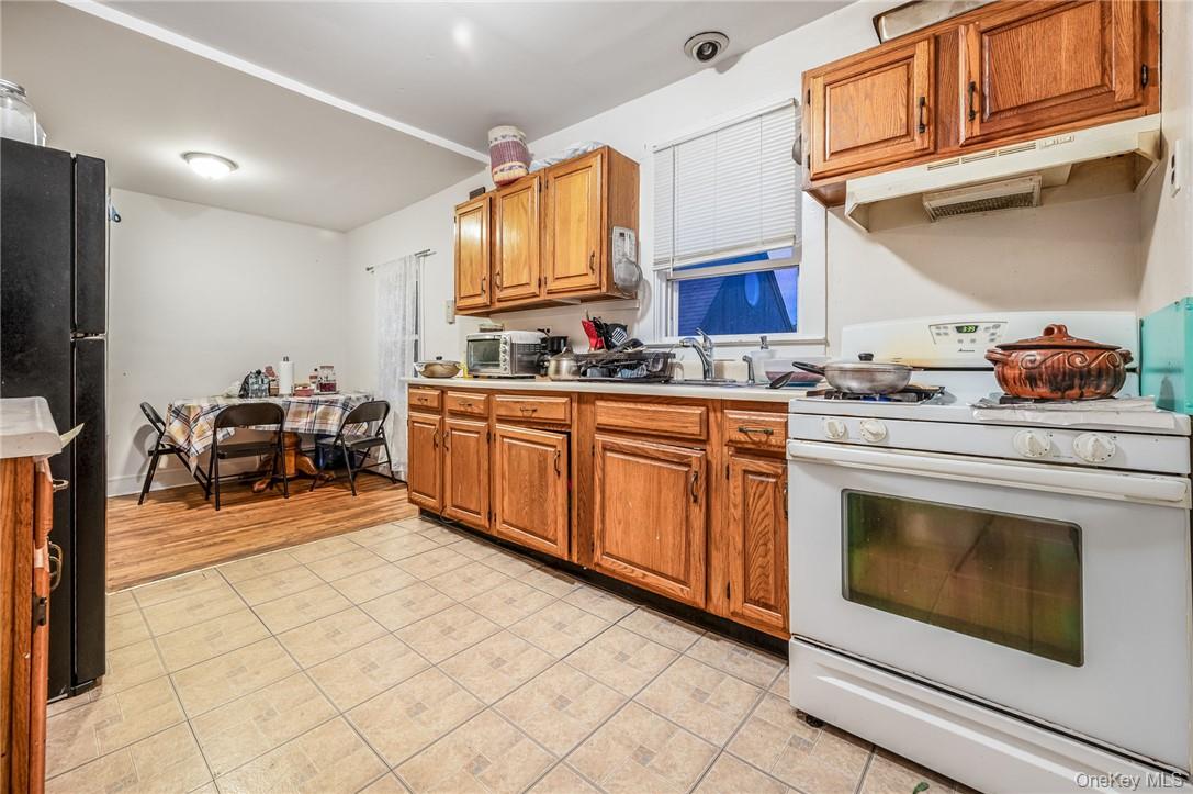 #20 photo, 865 Commerce Street, Thornwood , NY 10594