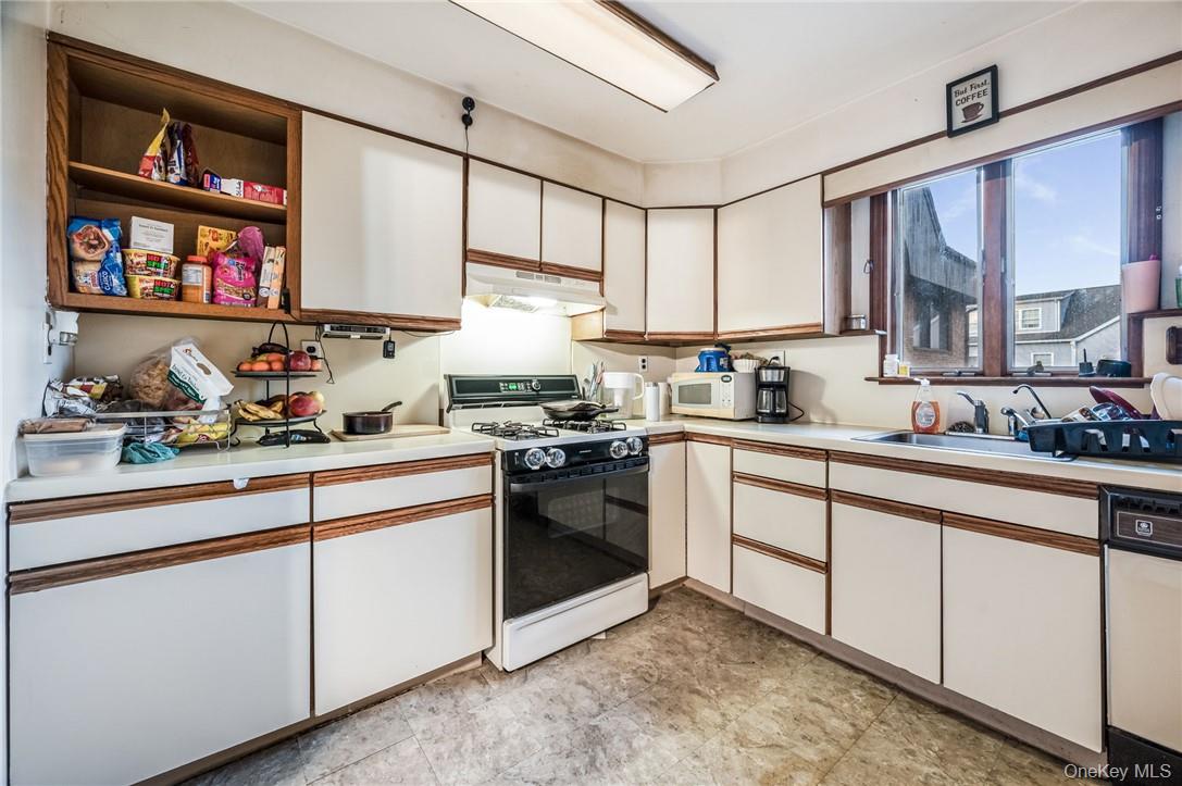 #9 photo, 865 Commerce Street, Thornwood , NY 10594