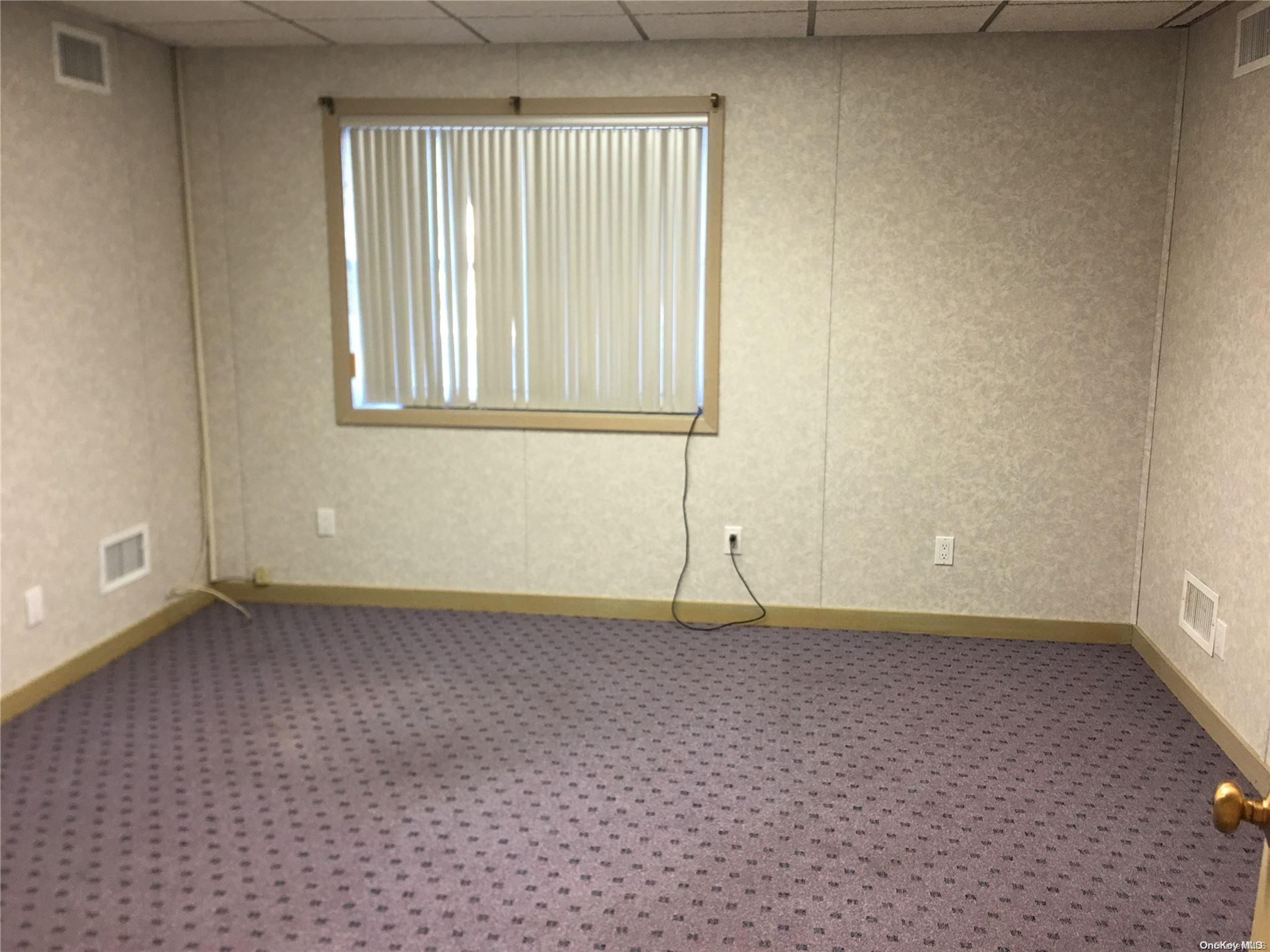 #4 photo, 807 Walt Whitman Road, サフォーク郡 Melville , NY 11747