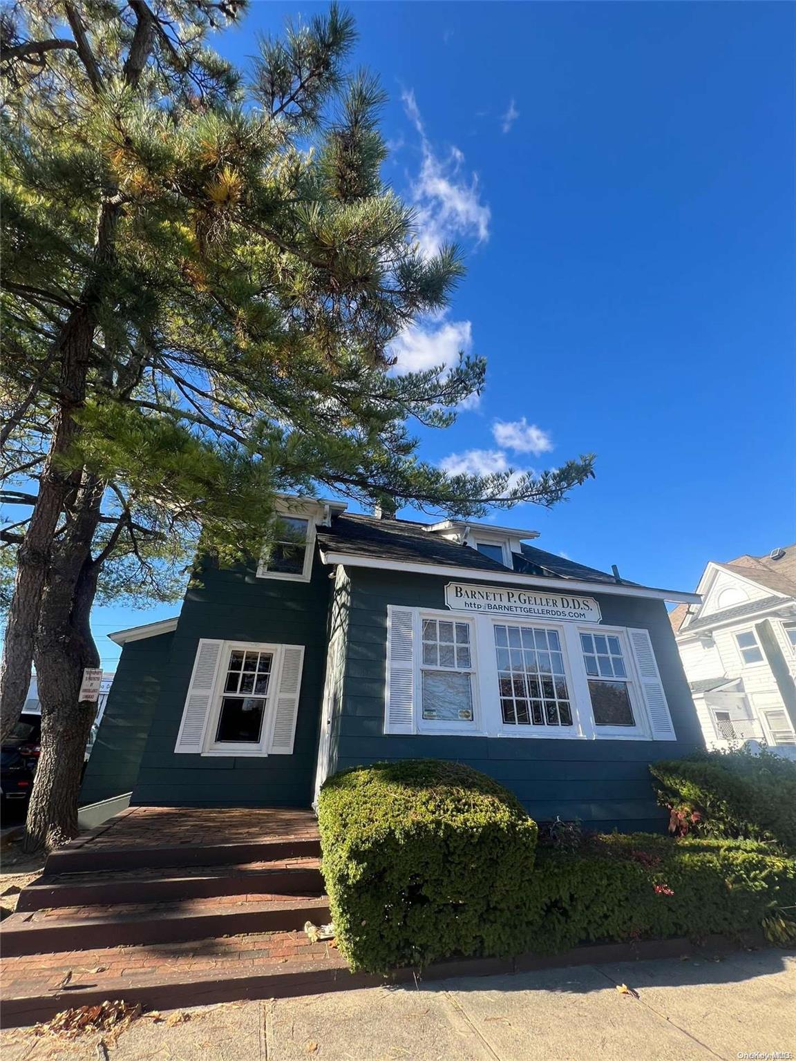 #2 photo, 22 Broadway Mews, ナッソー郡 Hewlett , NY 11557