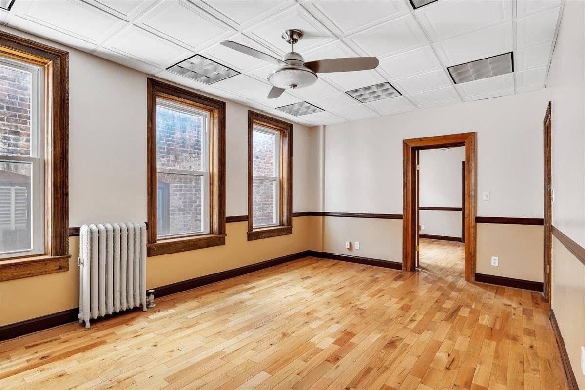 #20 photo, 29 W Fulton, Gloversville , NY 12078