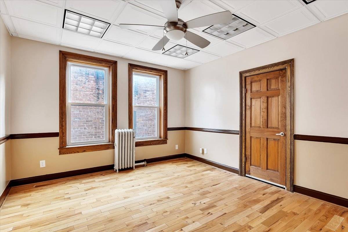 #21 photo, 29 W Fulton, Gloversville , NY 12078