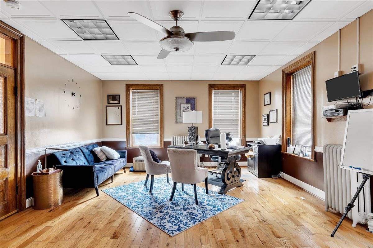 #24 photo, 29 W Fulton, Gloversville , NY 12078