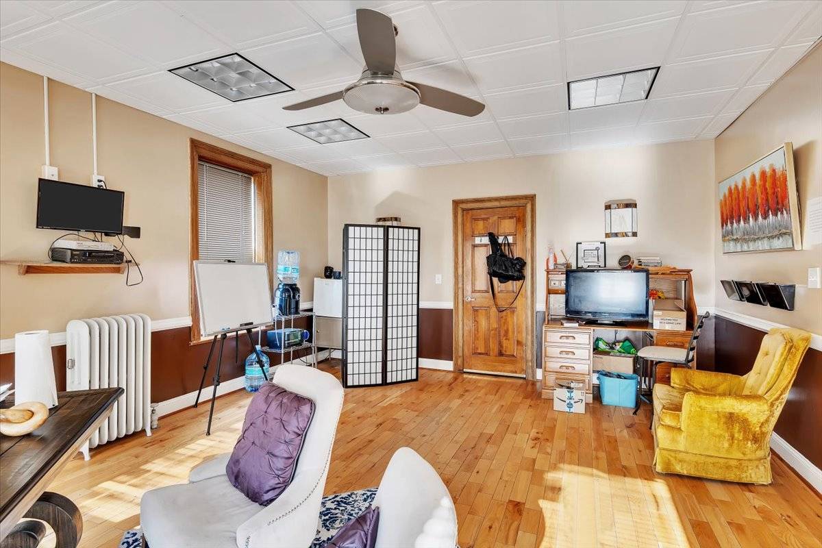 #25 photo, 29 W Fulton, Gloversville , NY 12078