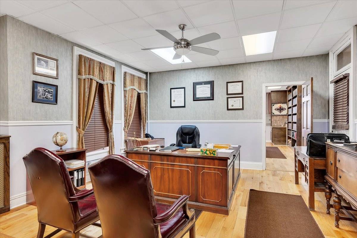 #28 photo, 29 W Fulton, Gloversville , NY 12078