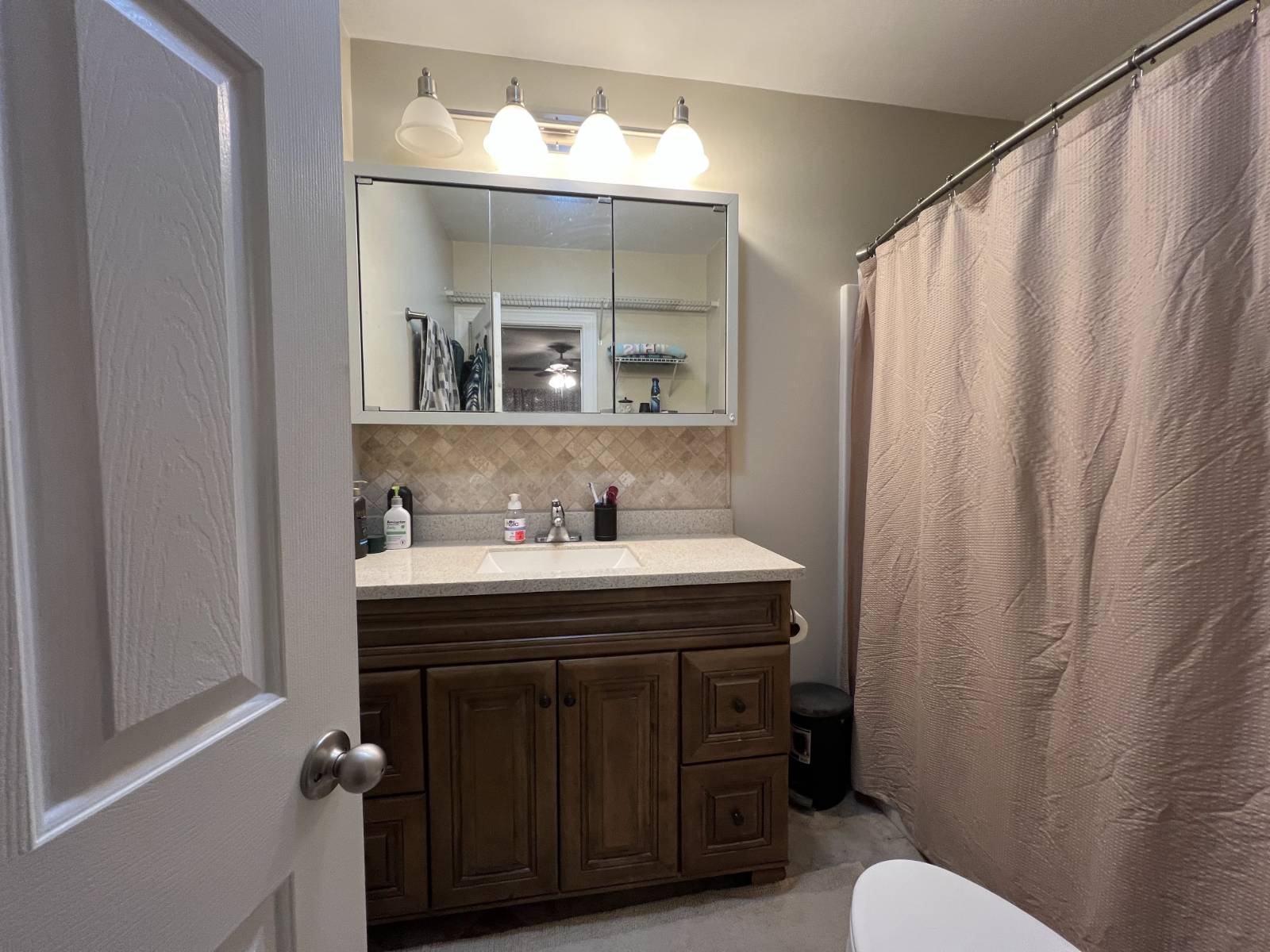 #20 photo, 8 Broadway St, Gloversville , NY 12078