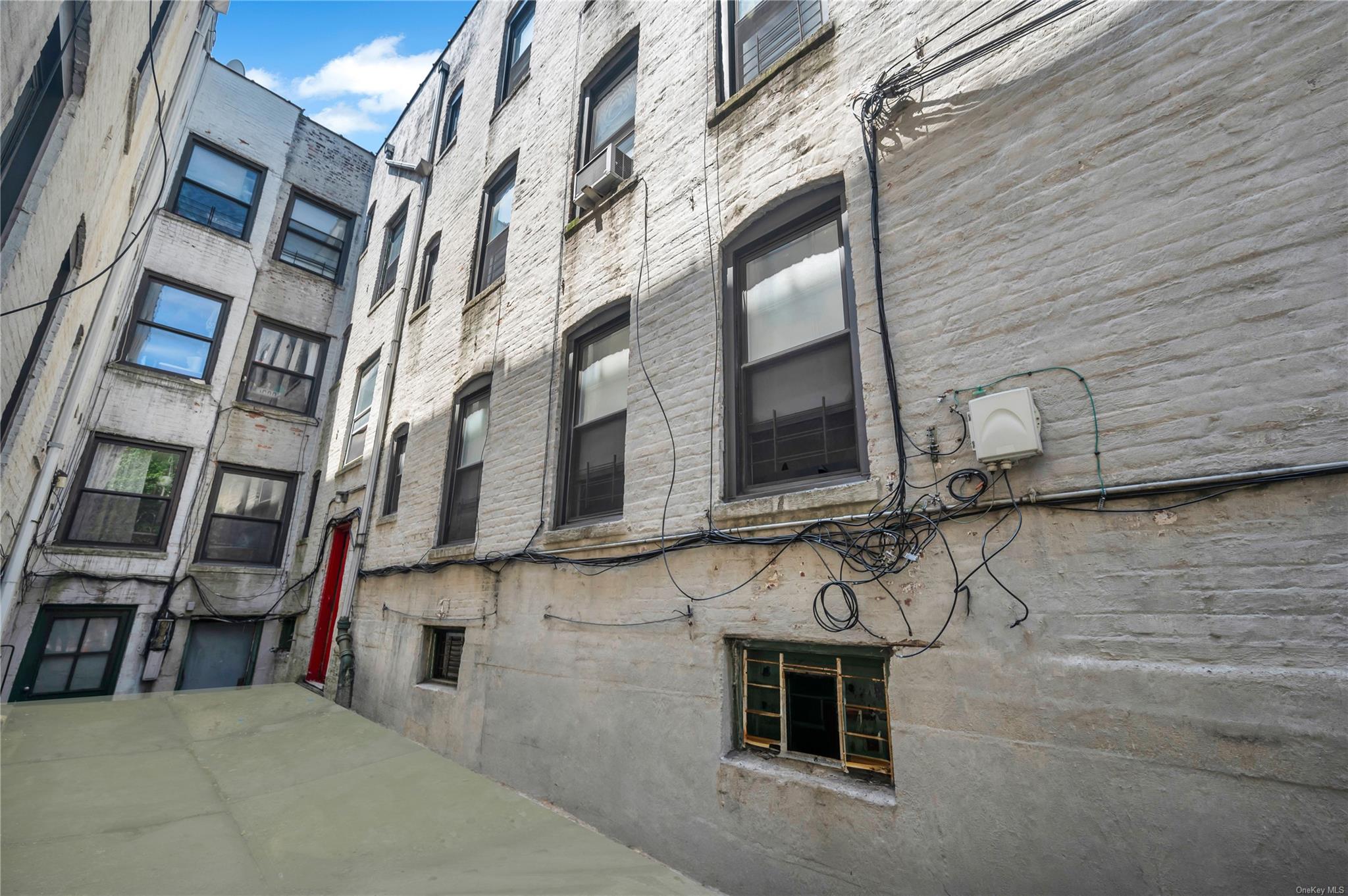 #4 photo, 23-13 28th Avenue, クイーンズ区 Astoria , NY 11102