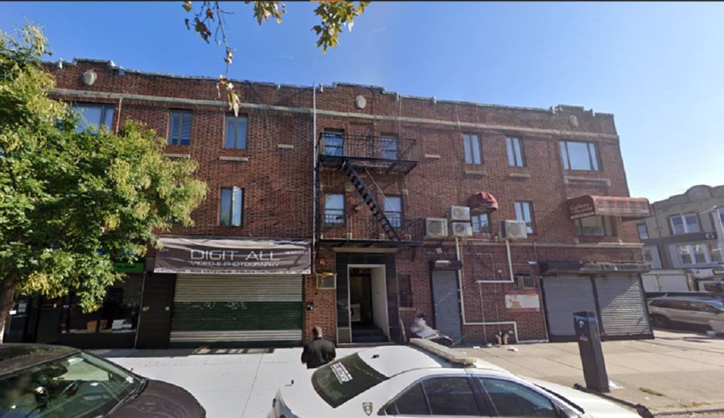 #2 photo, 4924 13th Ave, ブルックリン区 Borough Park , NY 11219