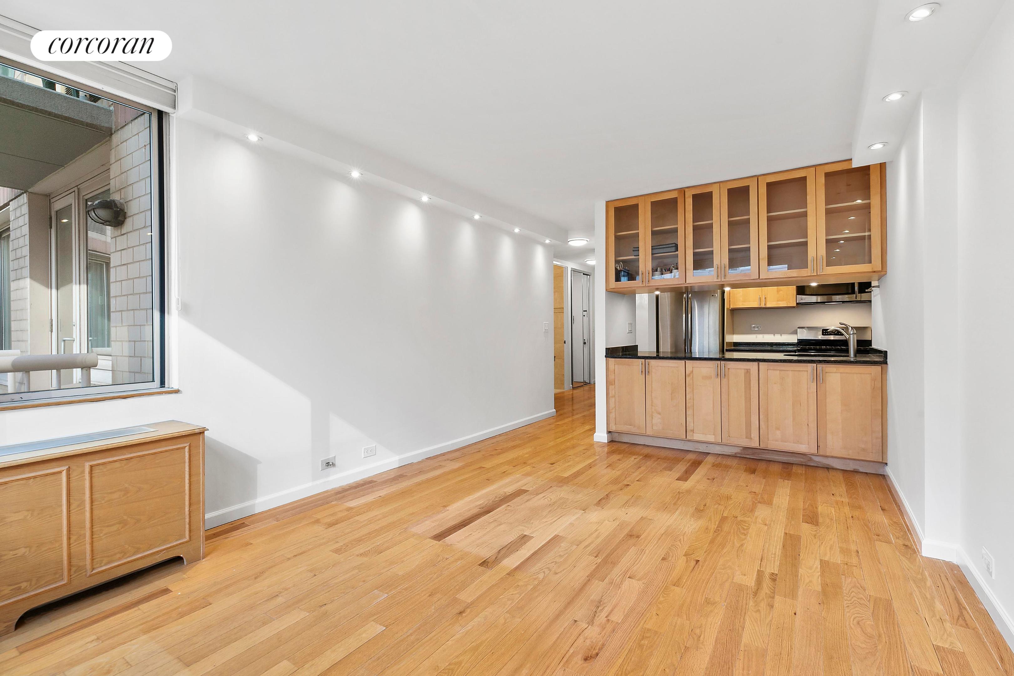 #10 photo, 393 W 49TH Street, マンハッタン Hells Kitchen , NY 10019