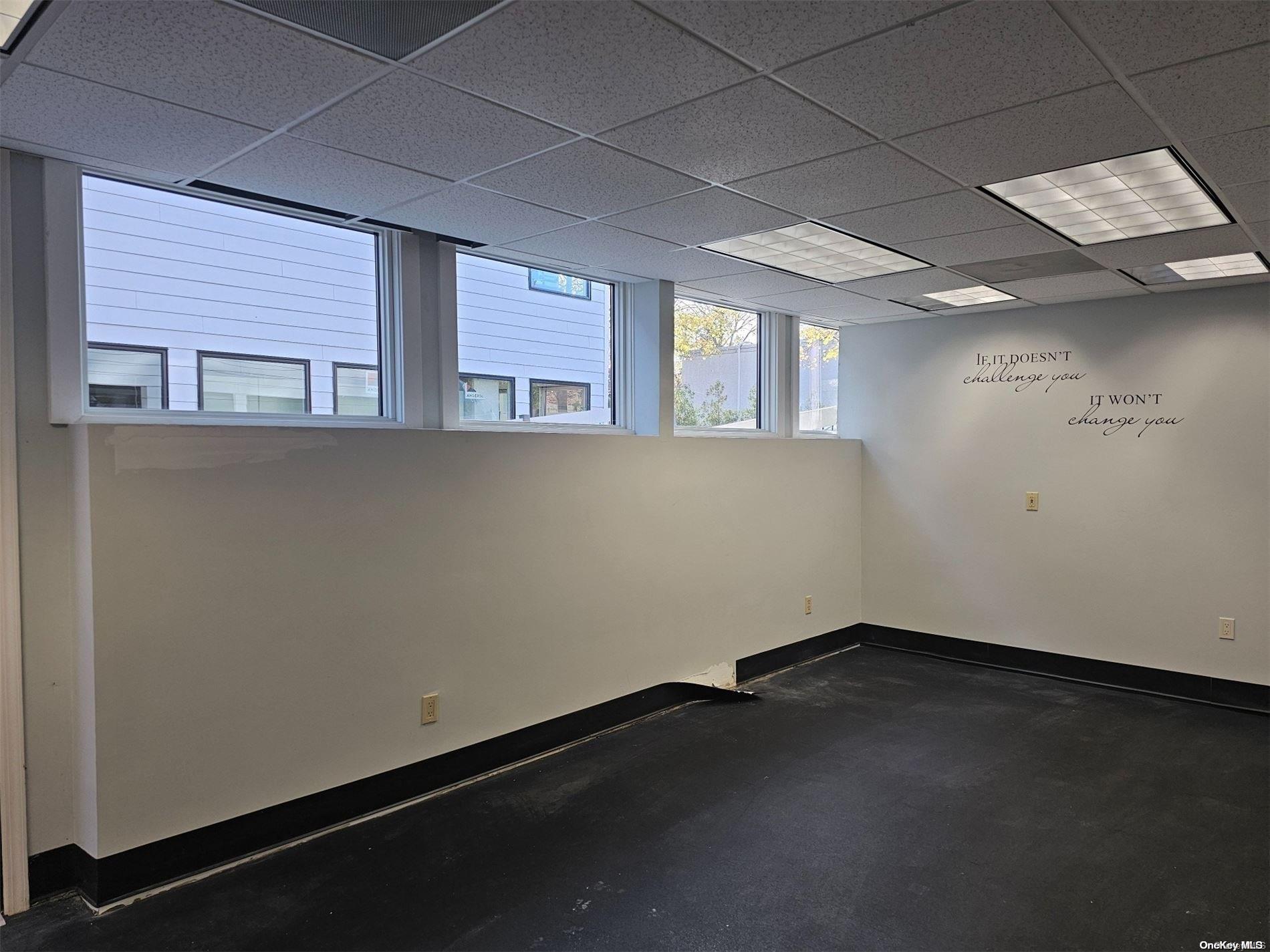 #13 photo, 152 E Main Unit A Street, サフォーク郡 Huntington , NY 11743