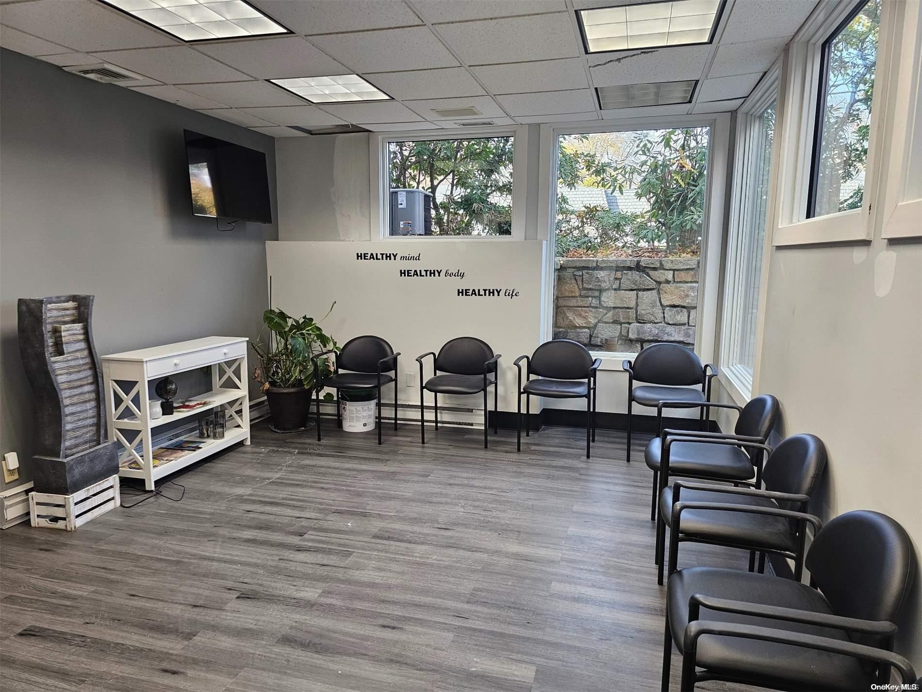 #5 photo, 152 E Main Unit A Street, サフォーク郡 Huntington , NY 11743