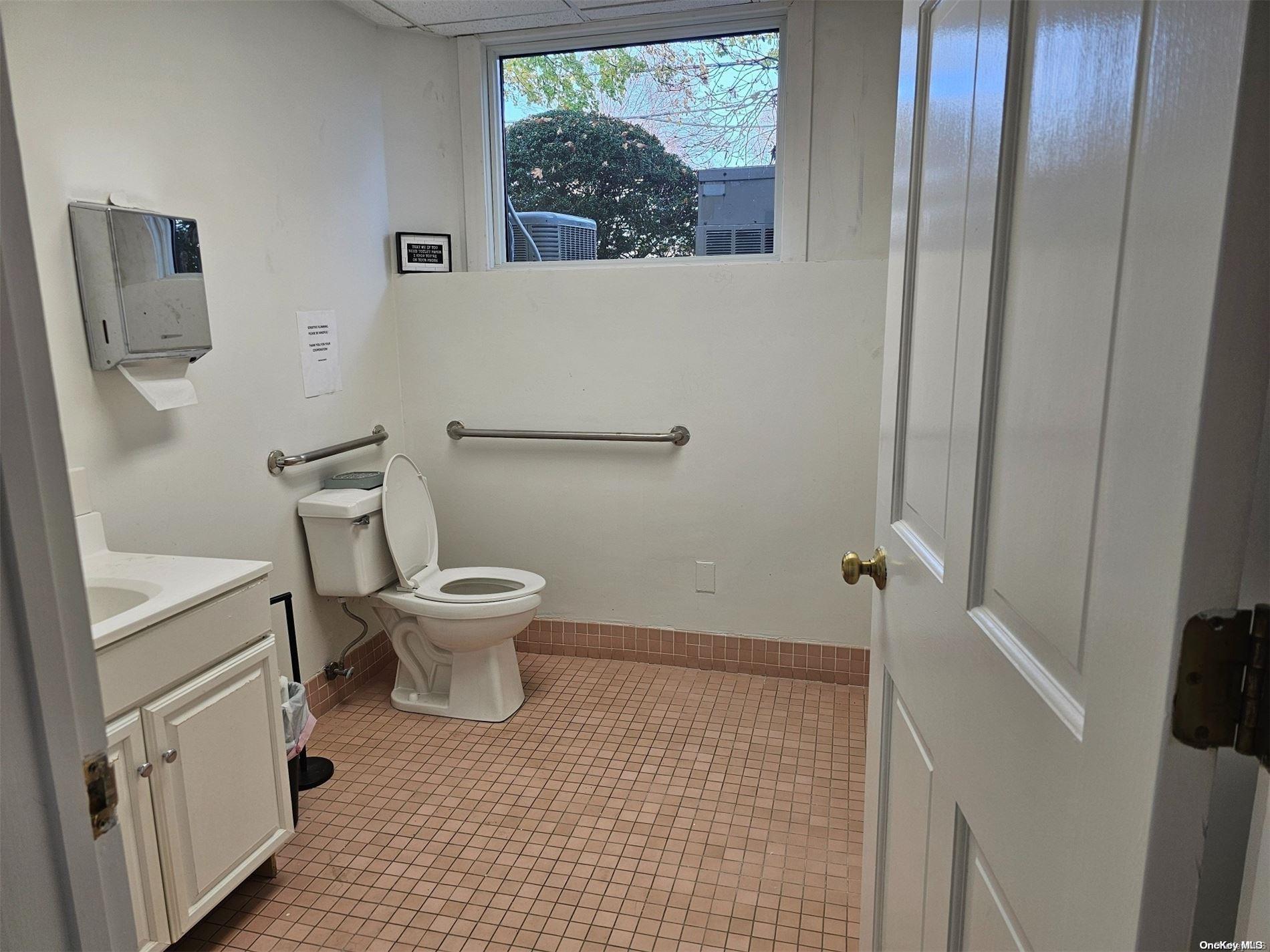 #9 photo, 152 E Main Unit A Street, サフォーク郡 Huntington , NY 11743