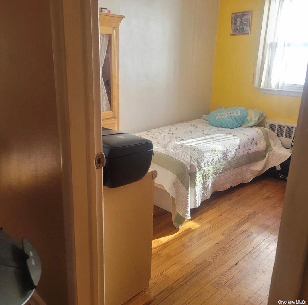 #10 photo, 131-21 133rd Street, South Ozone Park , NY 11420