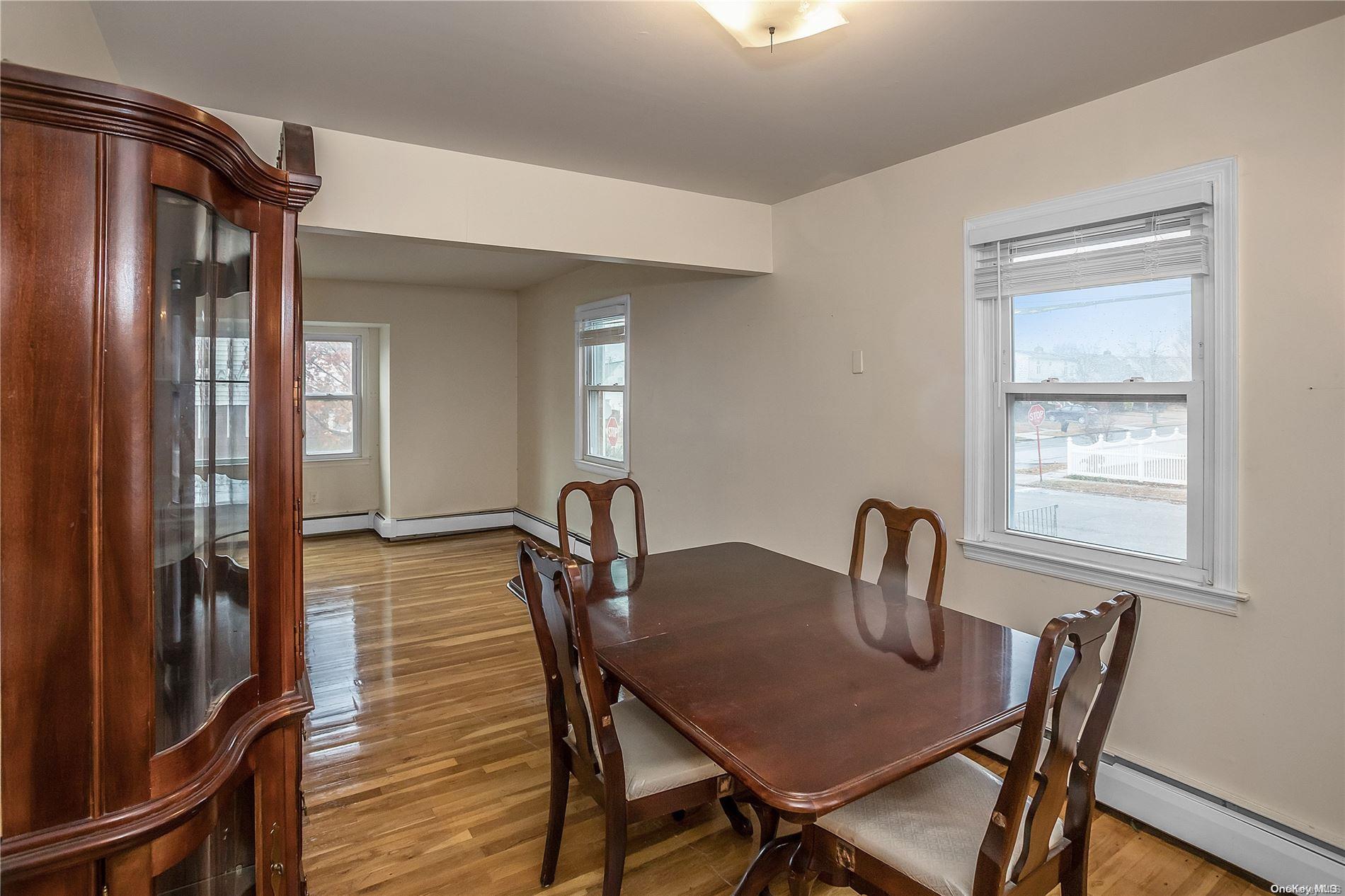 #10 photo, 159 Collins Avenue, Williston Park , NY 11596