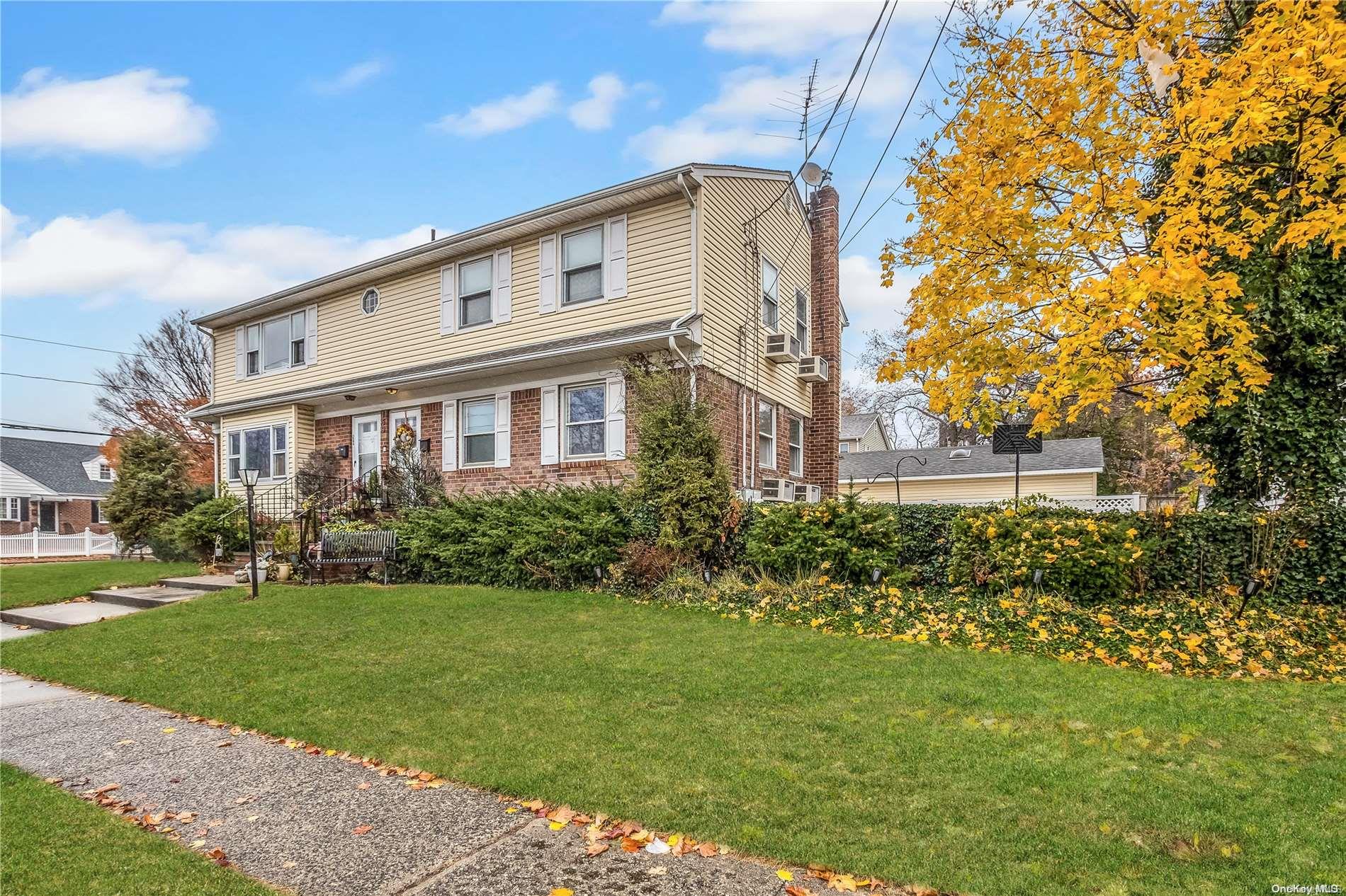 #3 photo, 159 Collins Avenue, Williston Park , NY 11596