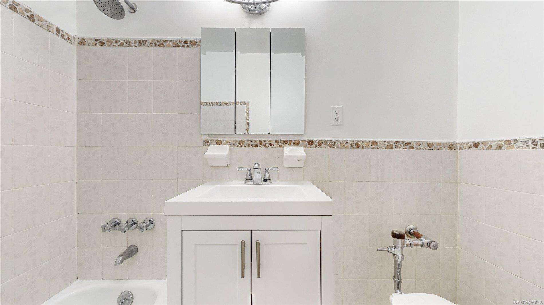 #13 photo, 1275 E 51st Street, Brooklyn , NY 11234