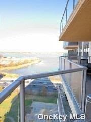 #4 photo, 18-05 215th Street, クイーンズ区 Bayside , NY 11360