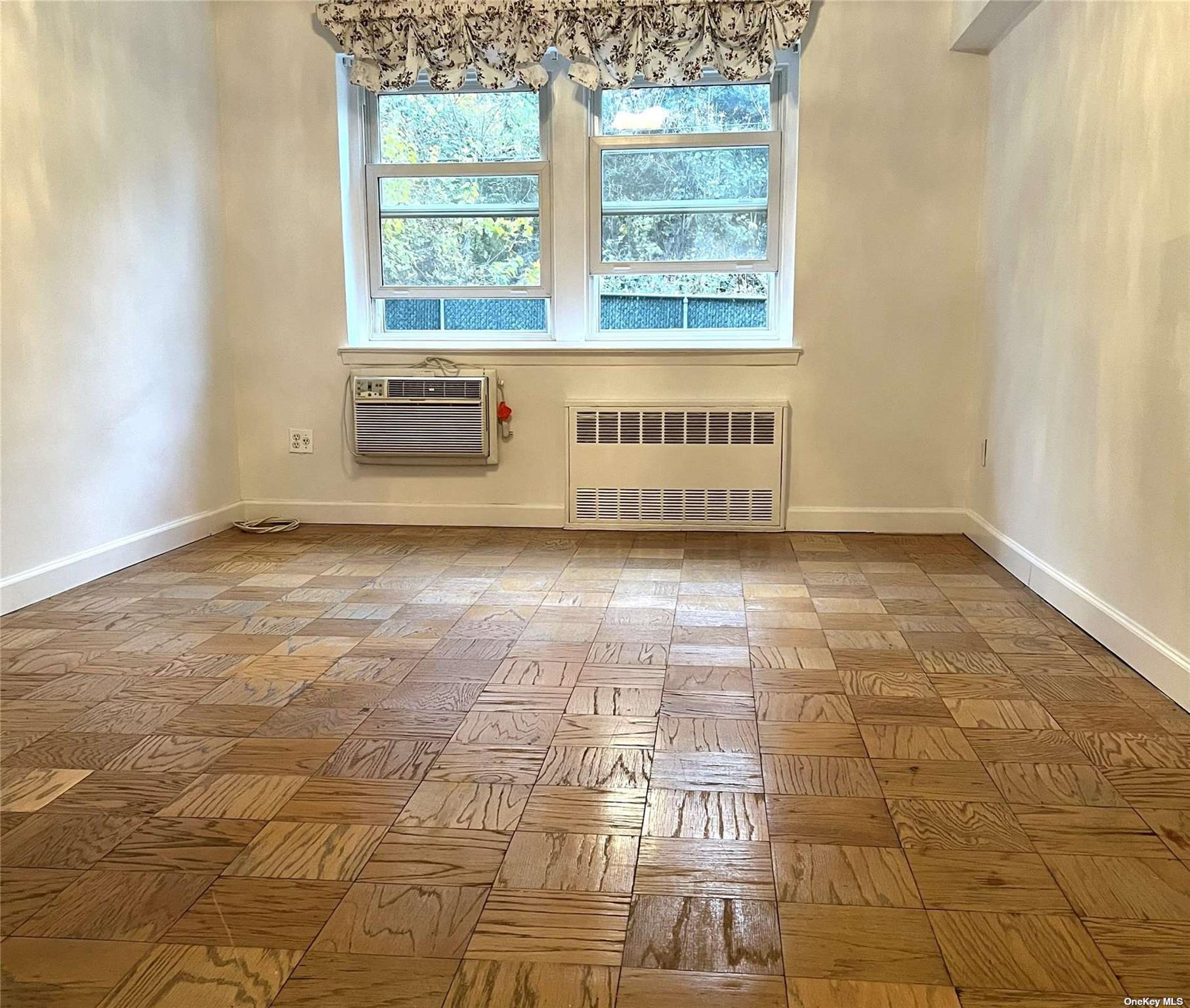 #9 photo, 32 Pearsall Avenue, ナッソー郡 Glen Cove , NY 11542