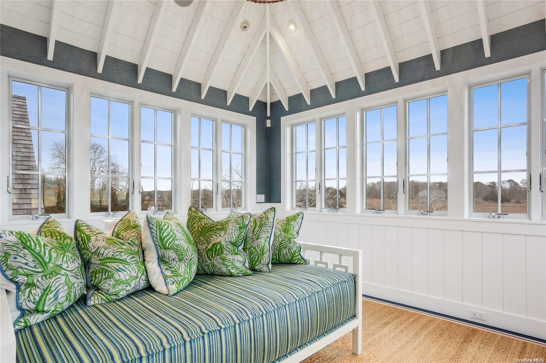 #14 photo, 18 Pleasant Avenue, サフォーク郡 Westhampton , NY 11977