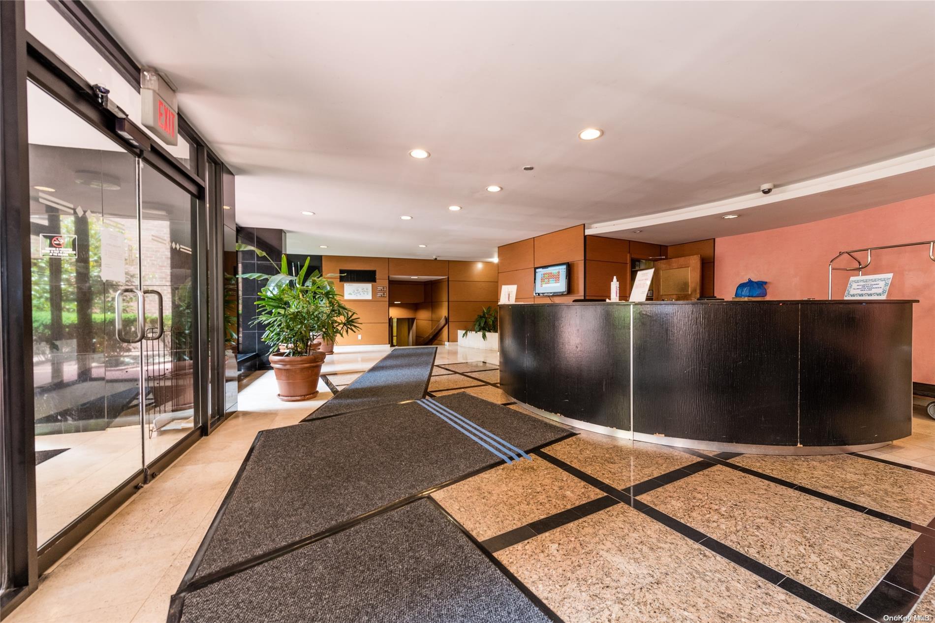 #3 photo, 139-15 83 Avenue, クイーンズ区 Briarwood , NY 11435