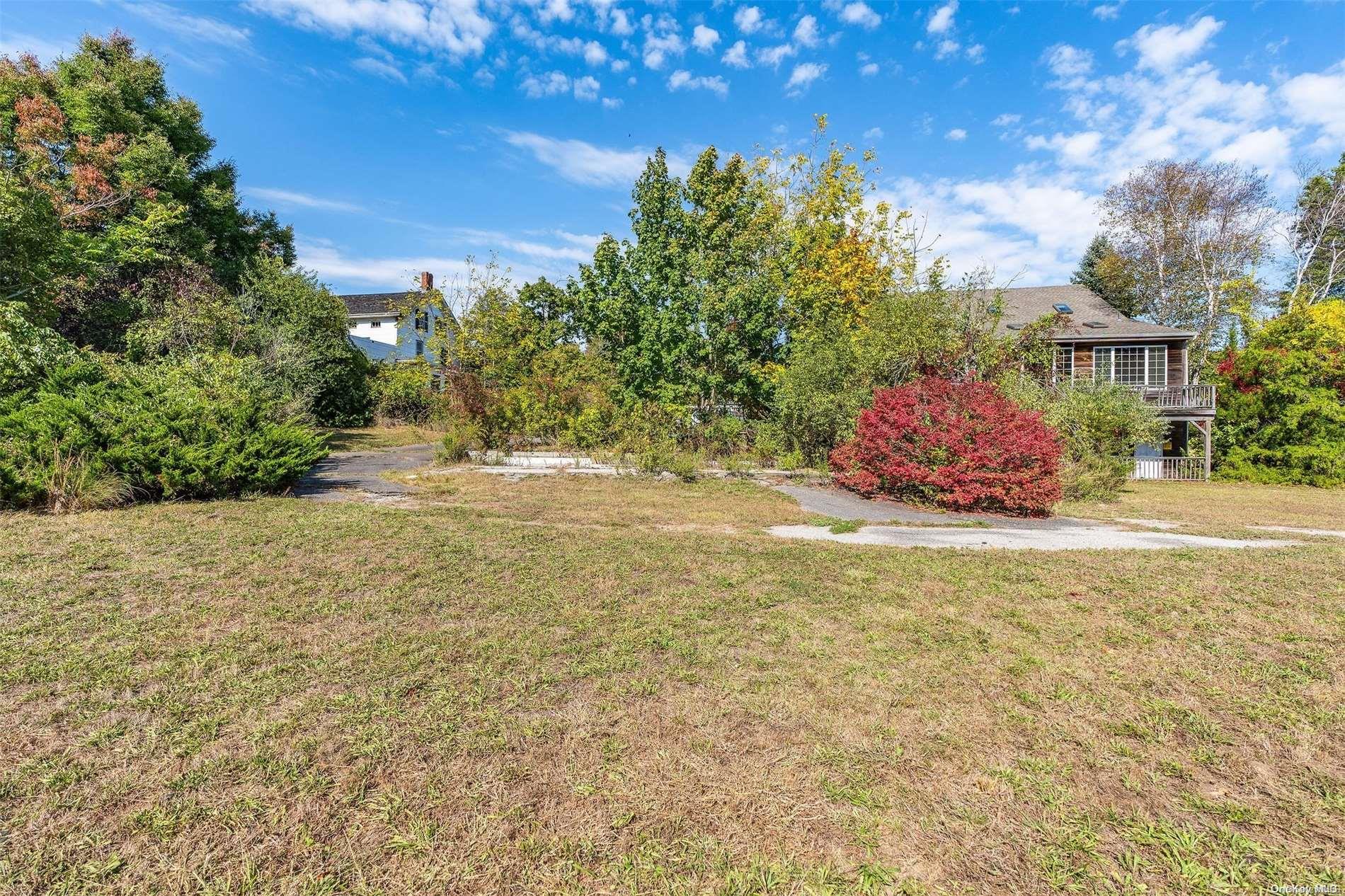 #13 photo, 1117 Main Road, Riverhead , NY 11901