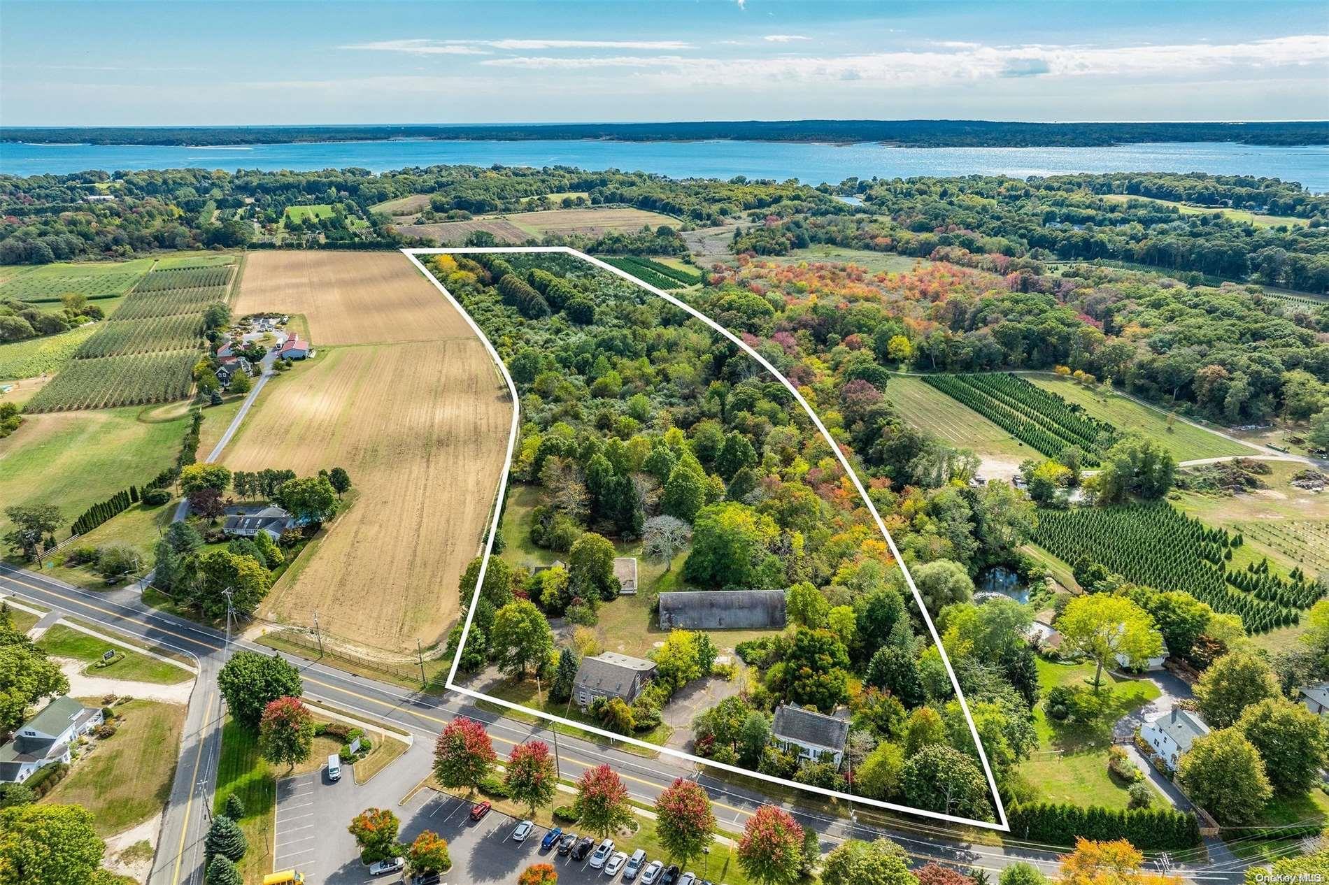 #3 photo, 1117 Main Road, Riverhead , NY 11901