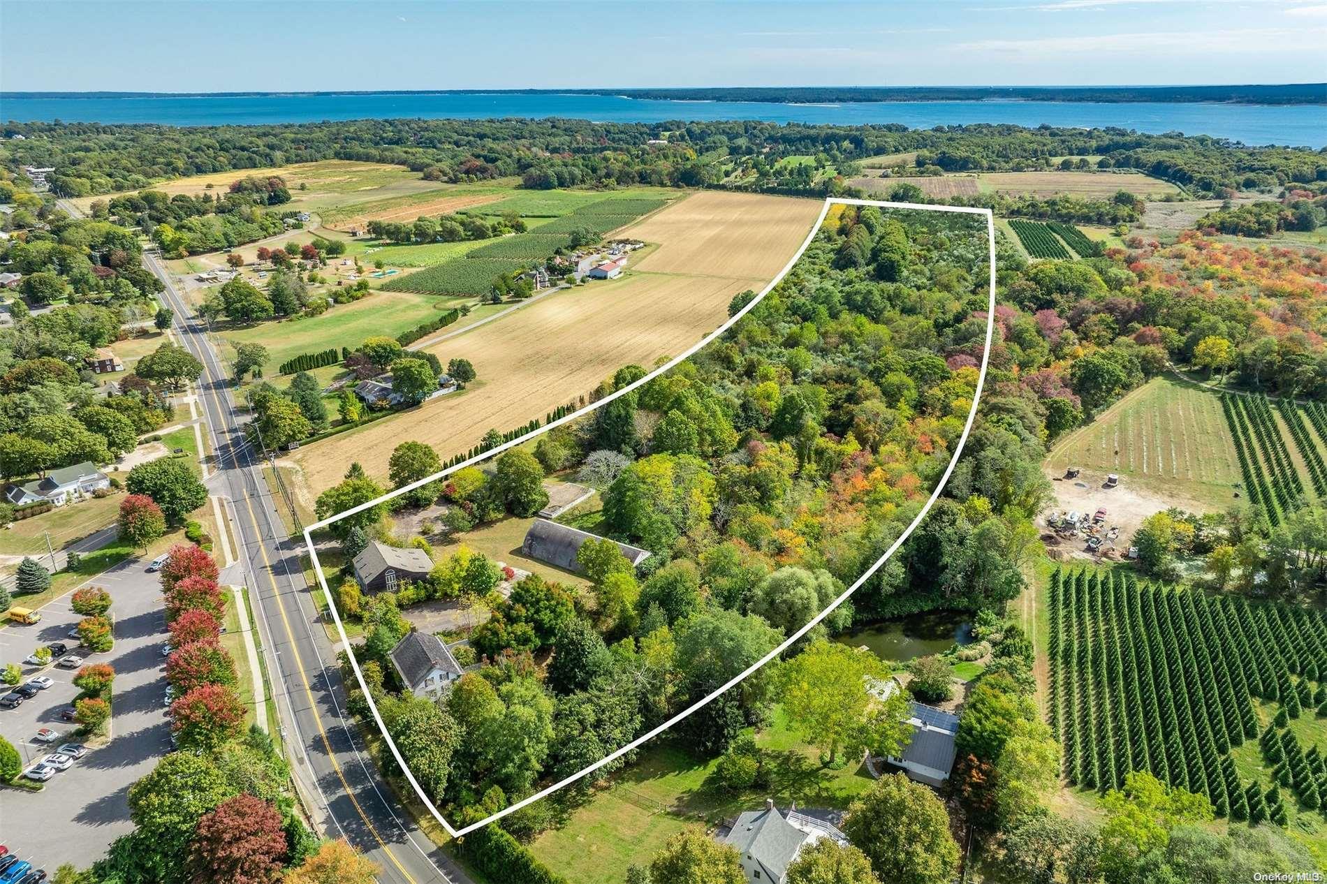 #4 photo, 1117 Main Road, Riverhead , NY 11901