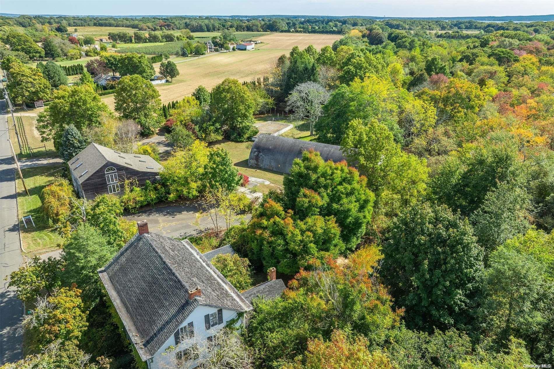 #6 photo, 1117 Main Road, Riverhead , NY 11901