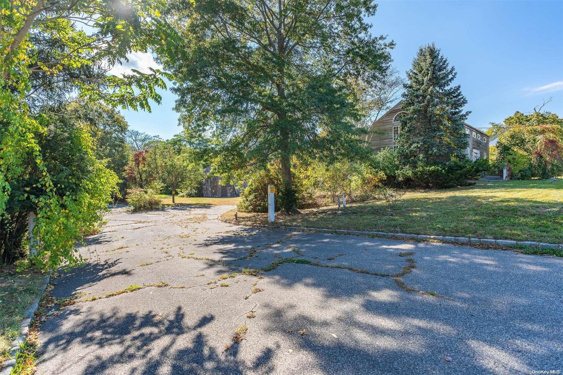 #7 photo, 1117 Main Road, Riverhead , NY 11901