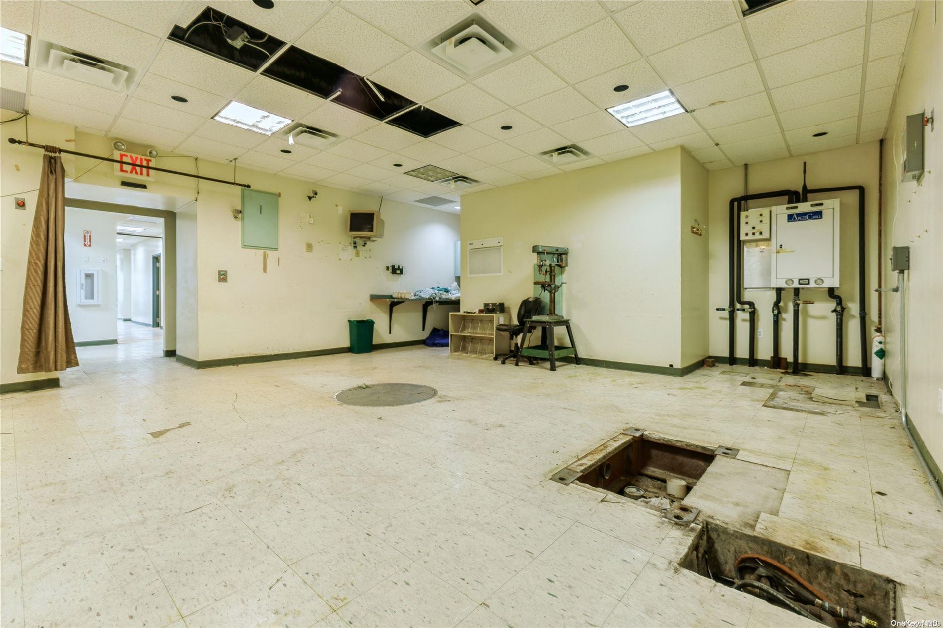 #10 photo, 92-02 Liberty Avenue, クイーンズ区 Ozone Park , NY 11417