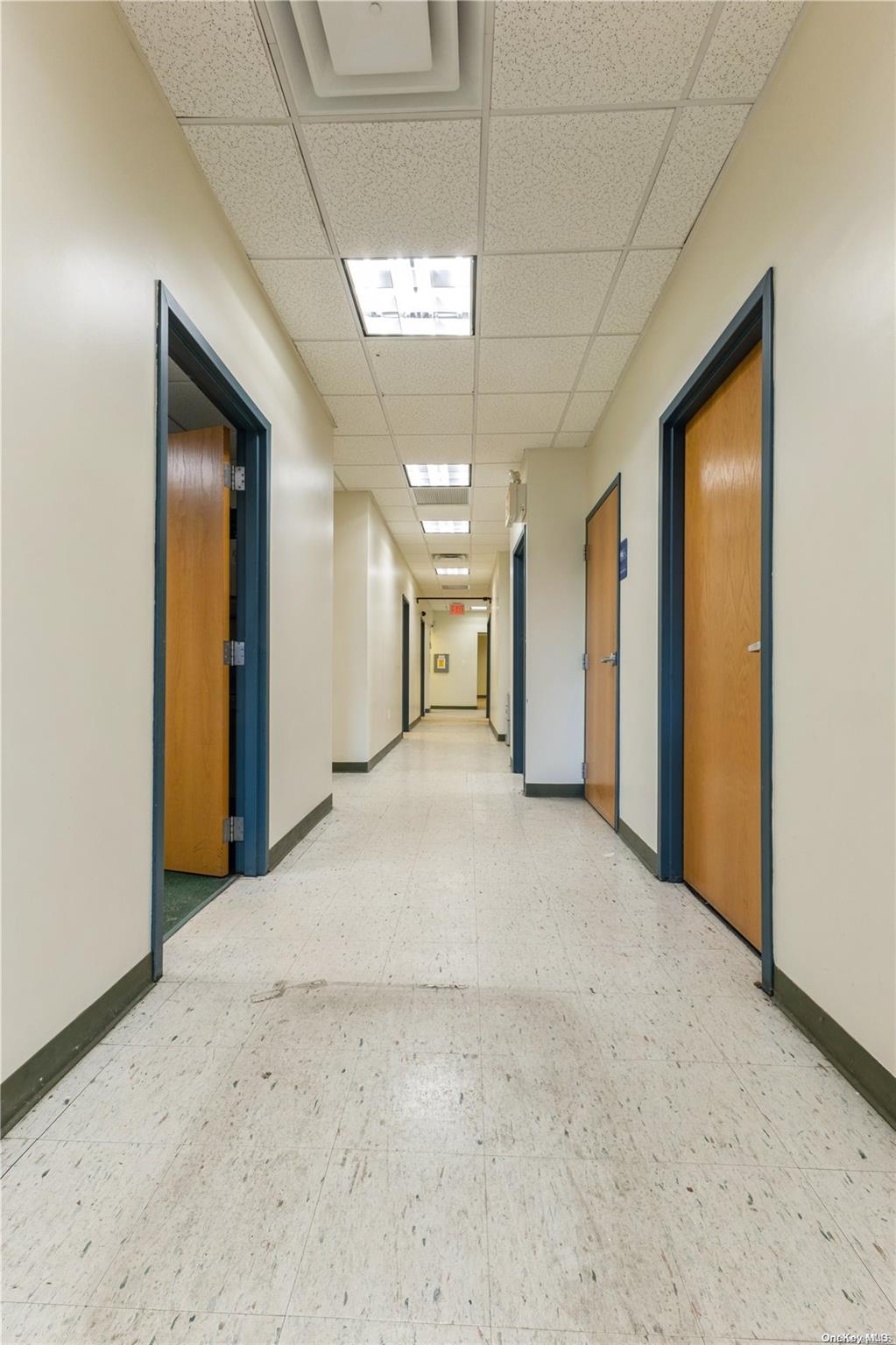 #7 photo, 92-02 Liberty Avenue, クイーンズ区 Ozone Park , NY 11417