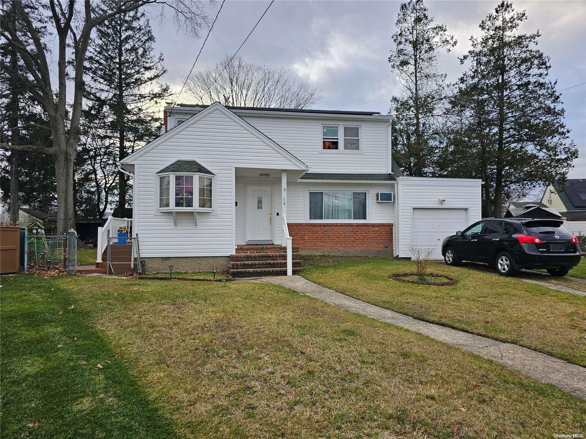 #1 photo, 14 Patricia Court, Нассау ‖ Massapequa , NY 11758