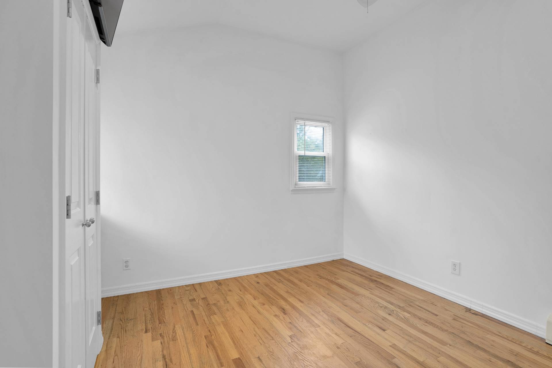 #16 photo, 87 North Rd, サフォーク郡 Hampton Bays , NY 11946