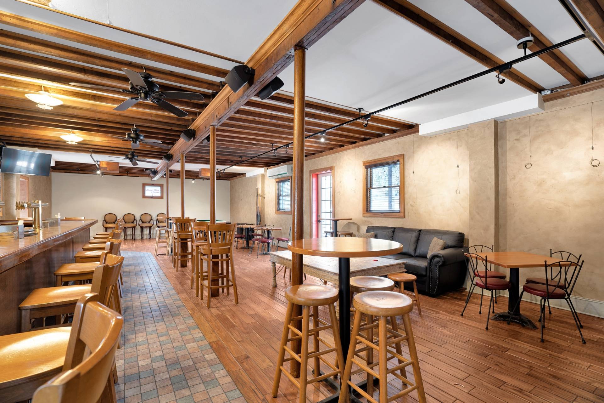 #7 photo, 87 North Rd, サフォーク郡 Hampton Bays , NY 11946