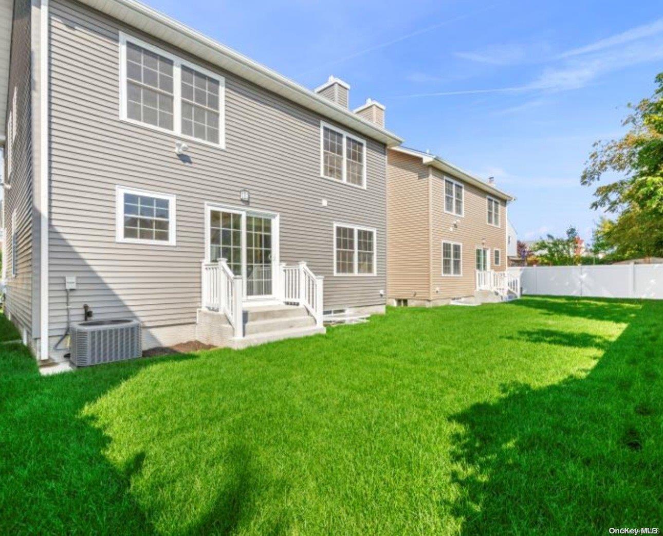 #18 photo, 85 Beechwood Avenue, Roosevelt , NY 11575