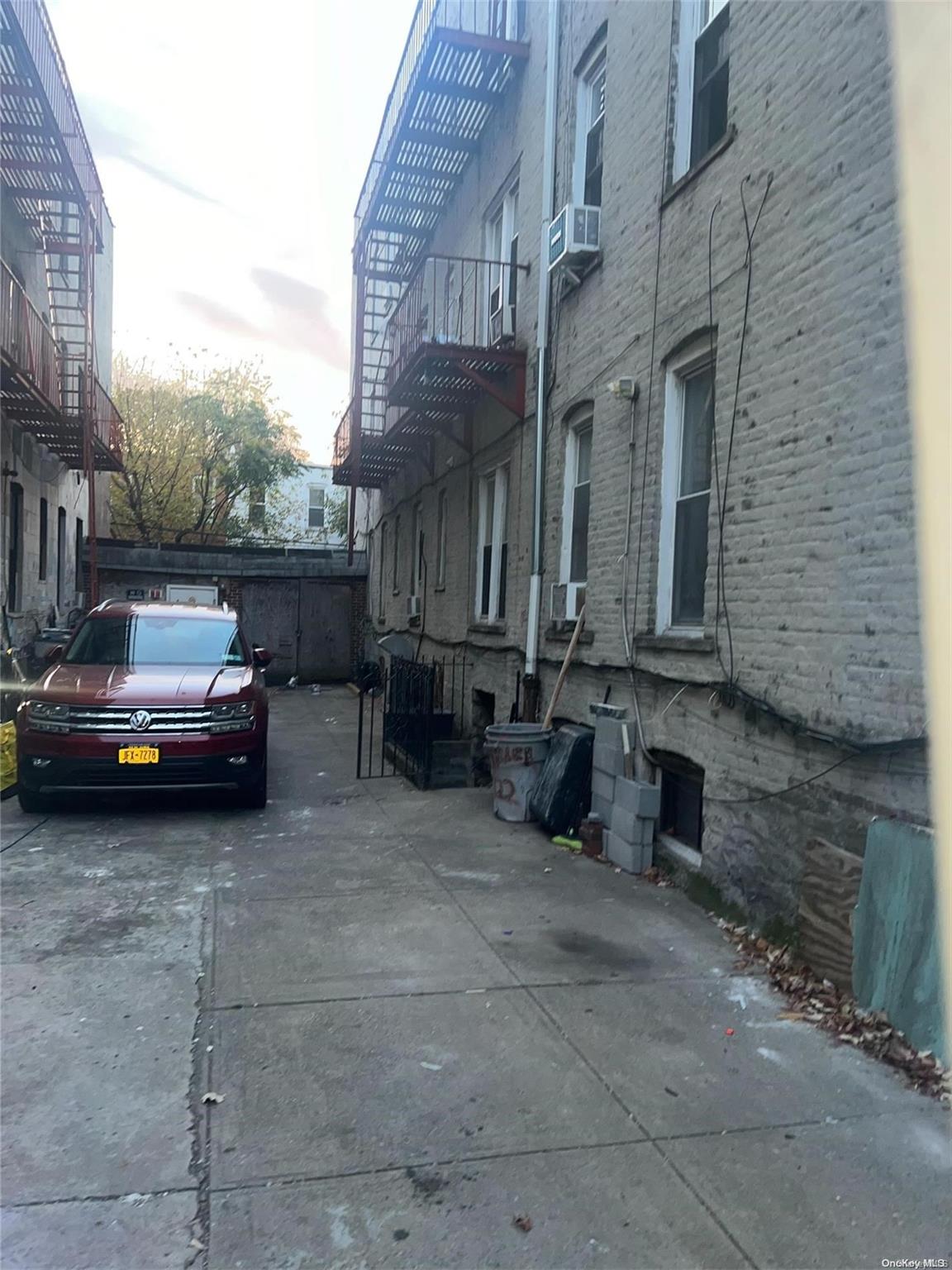 #2 photo, 722 Miller Avenue, ブルックリン区 East New York , NY 11207