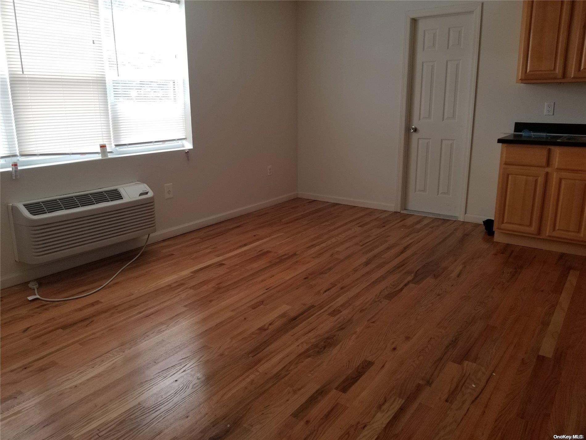 #8 photo, 3530 Mickle Avenue, ブロンクス区 Bronx , NY 10469