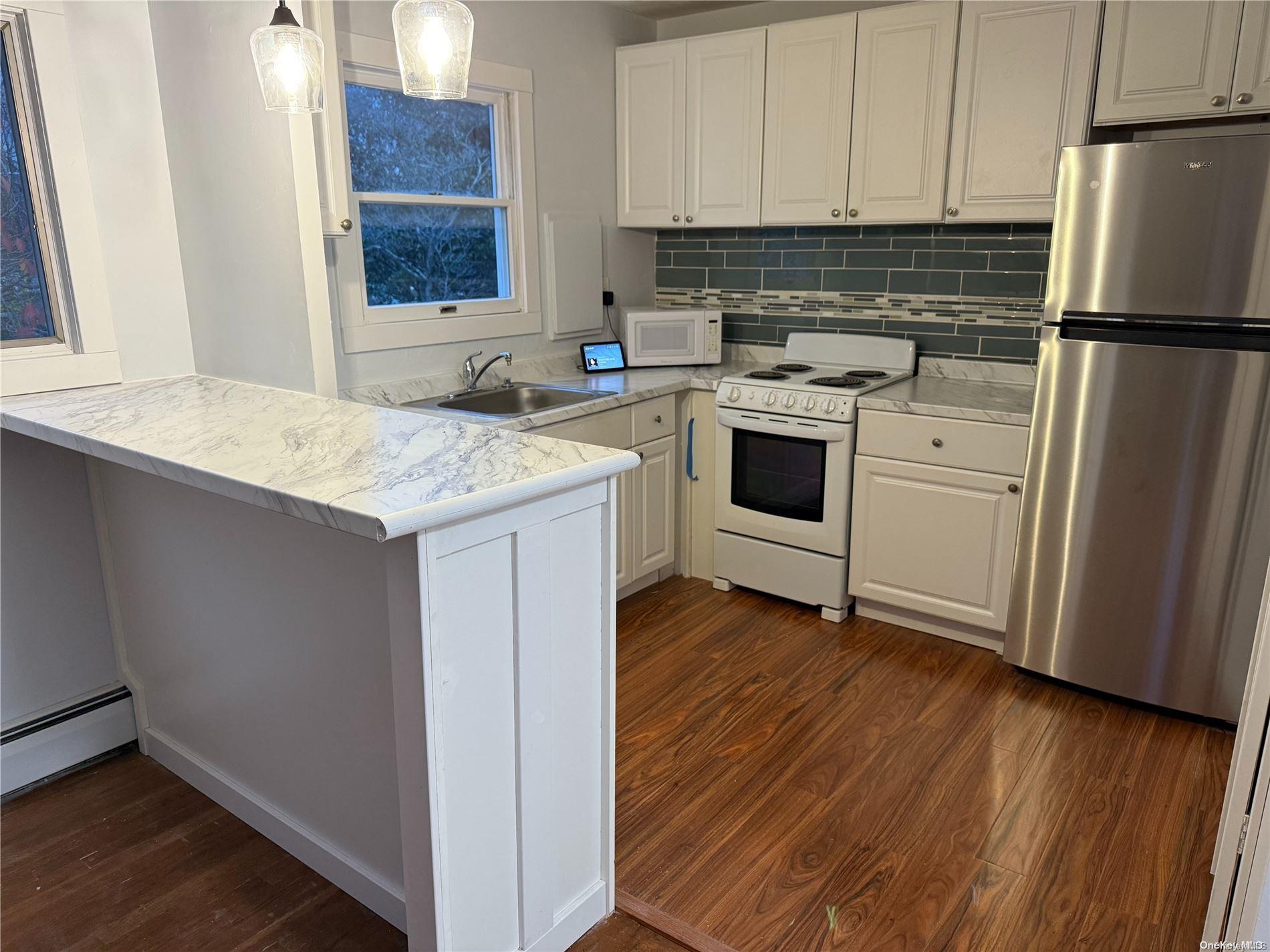 #1 photo, 338 W 5th Street, سوفولك Deer Park , NY 11729