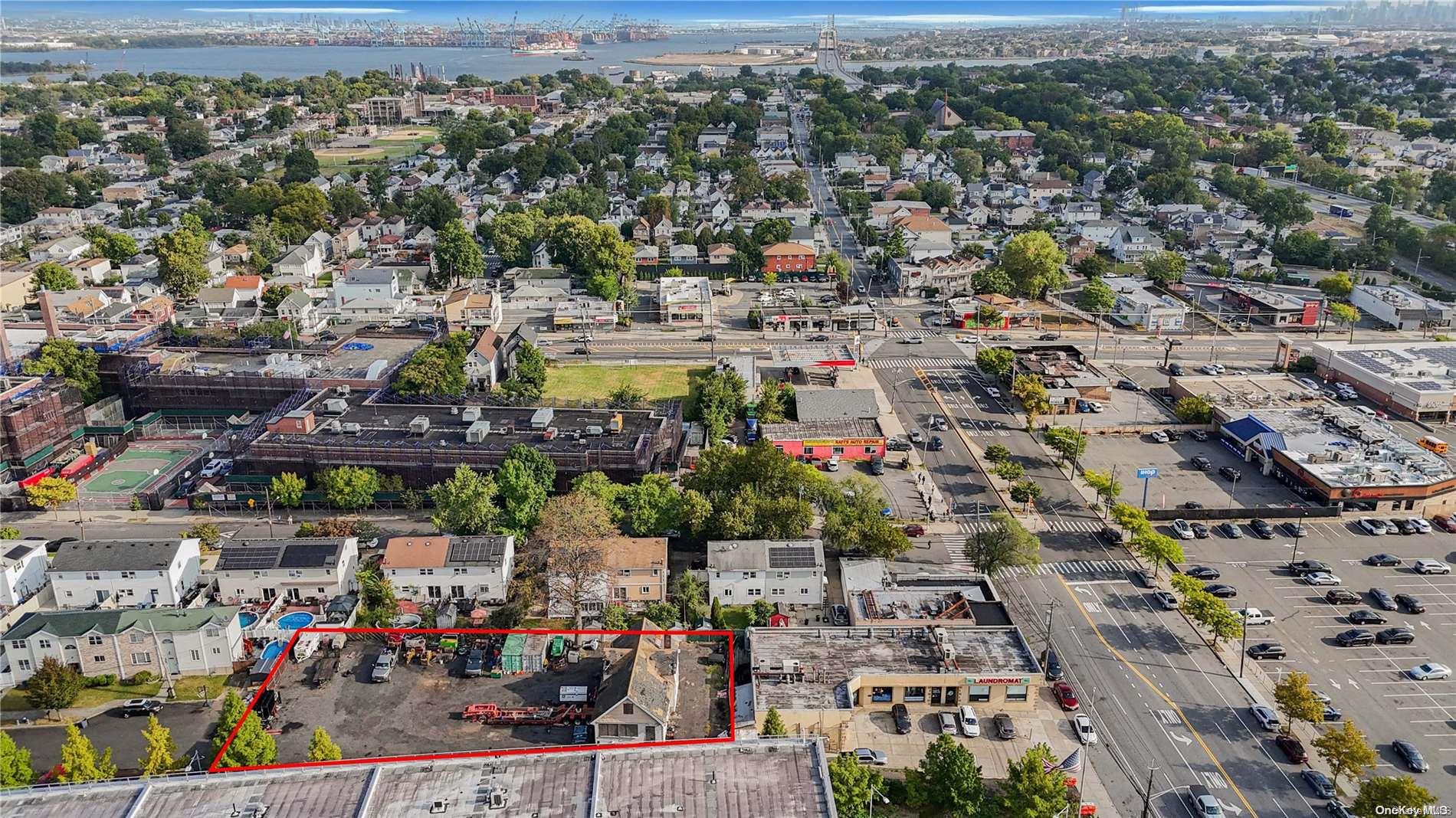 #4 photo, 964 Richmond Avenue, Other , NY 10314