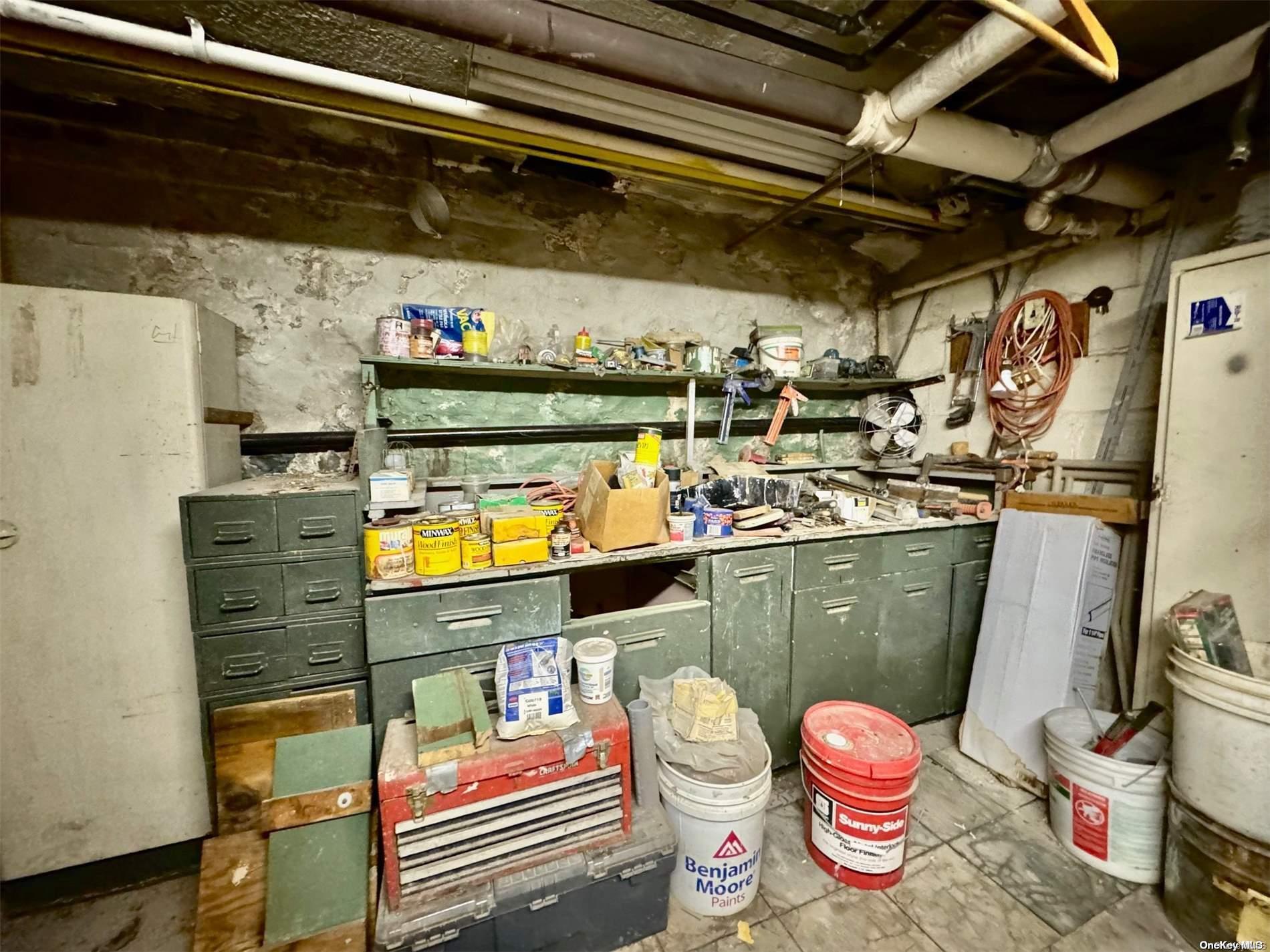 #13 photo, 37-11 9th Street, קווינס Long Island City , NY 11101