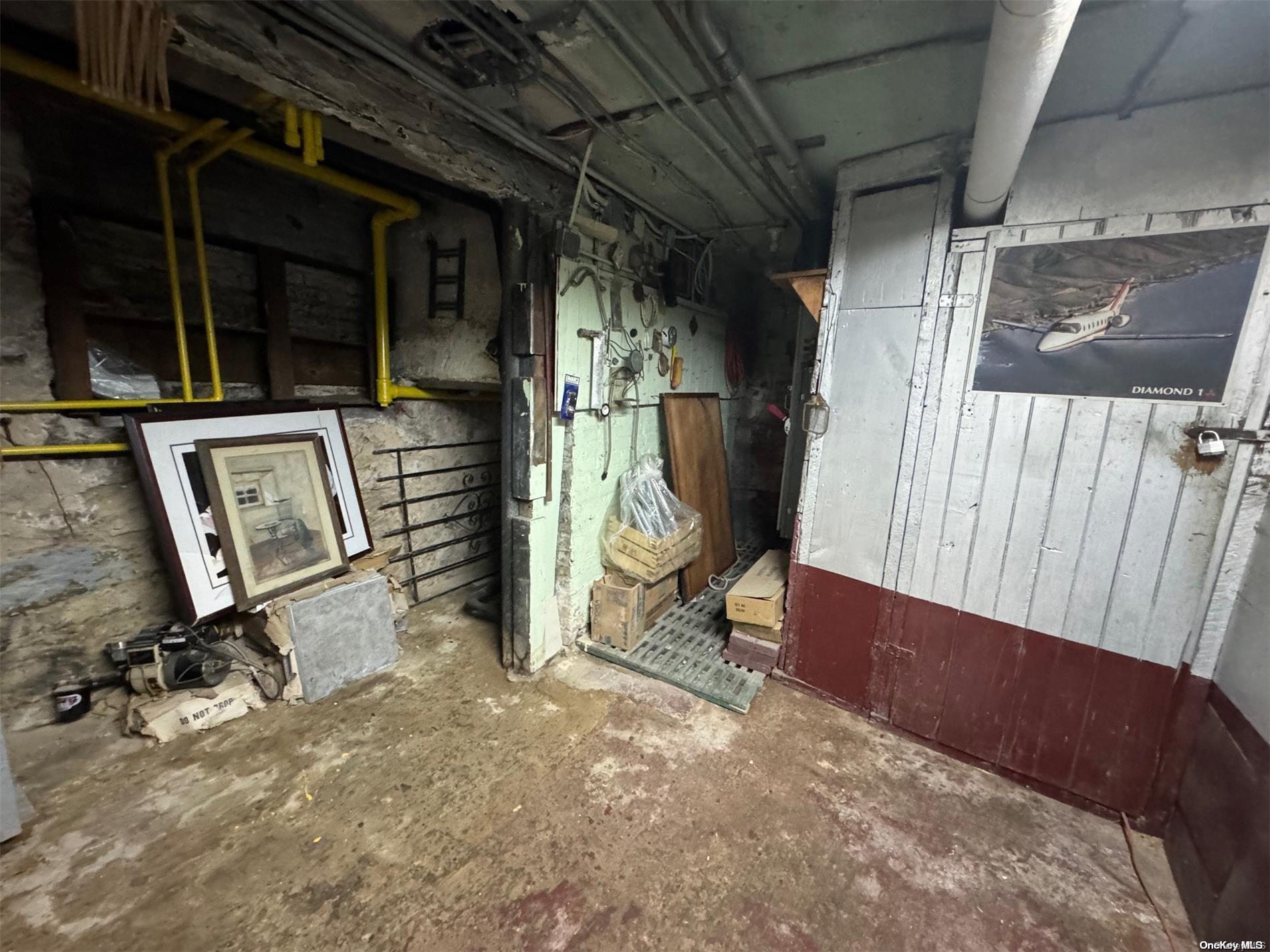 #16 photo, 37-11 9th Street, קווינס Long Island City , NY 11101