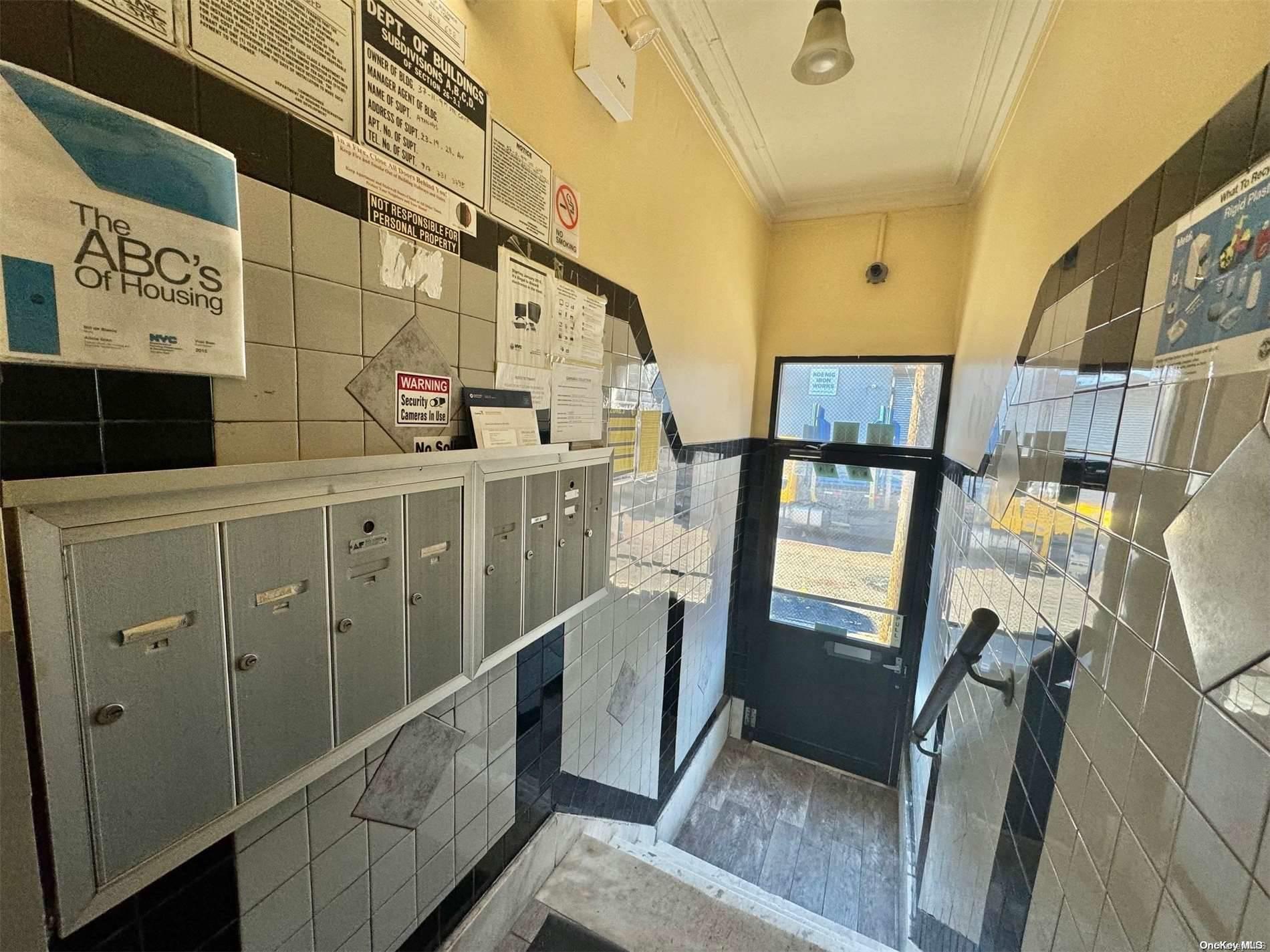 #3 photo, 37-11 9th Street, קווינס Long Island City , NY 11101