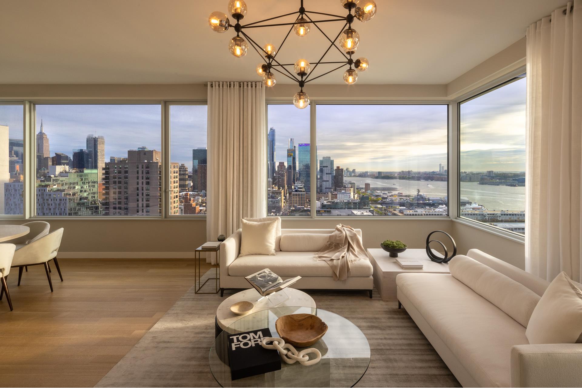 #4 photo, 611 W 56TH Street, マンハッタン Hells Kitchen , NY 10019