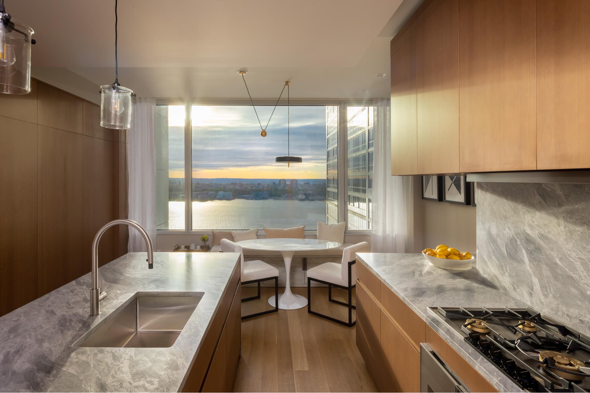 #8 photo, 611 W 56TH Street, マンハッタン Hells Kitchen , NY 10019