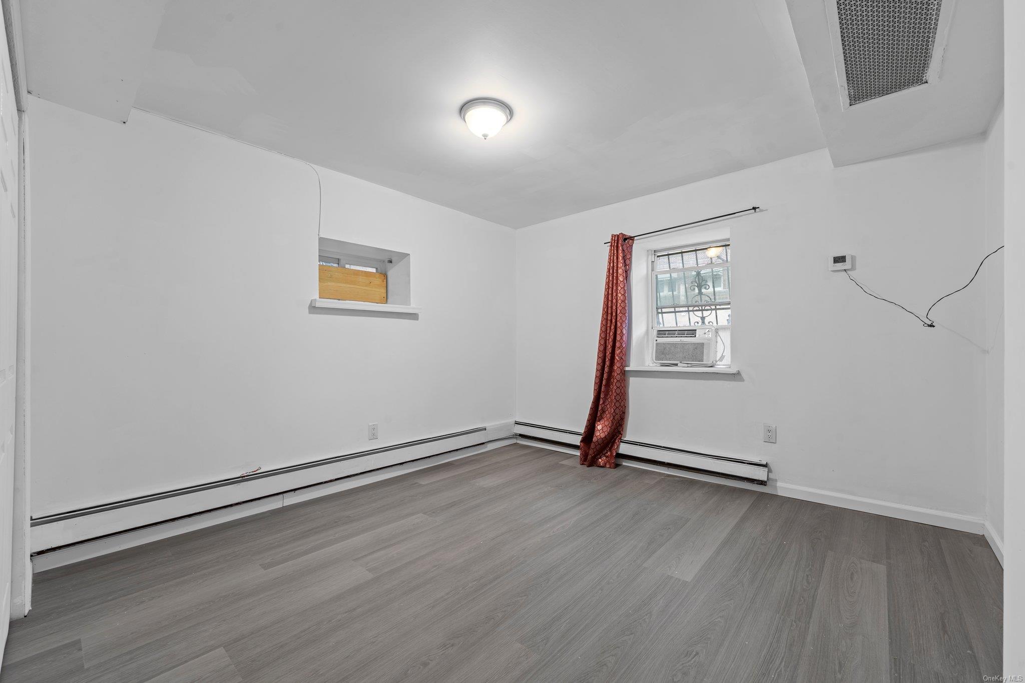 #4 photo, 35-18 108th Street, Куинс ‖ Corona , NY 11368