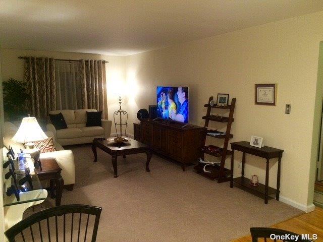 #3 photo, 87-40 Francis Lewis Boulevard, クイーンズ区 Queens Village , NY 11427