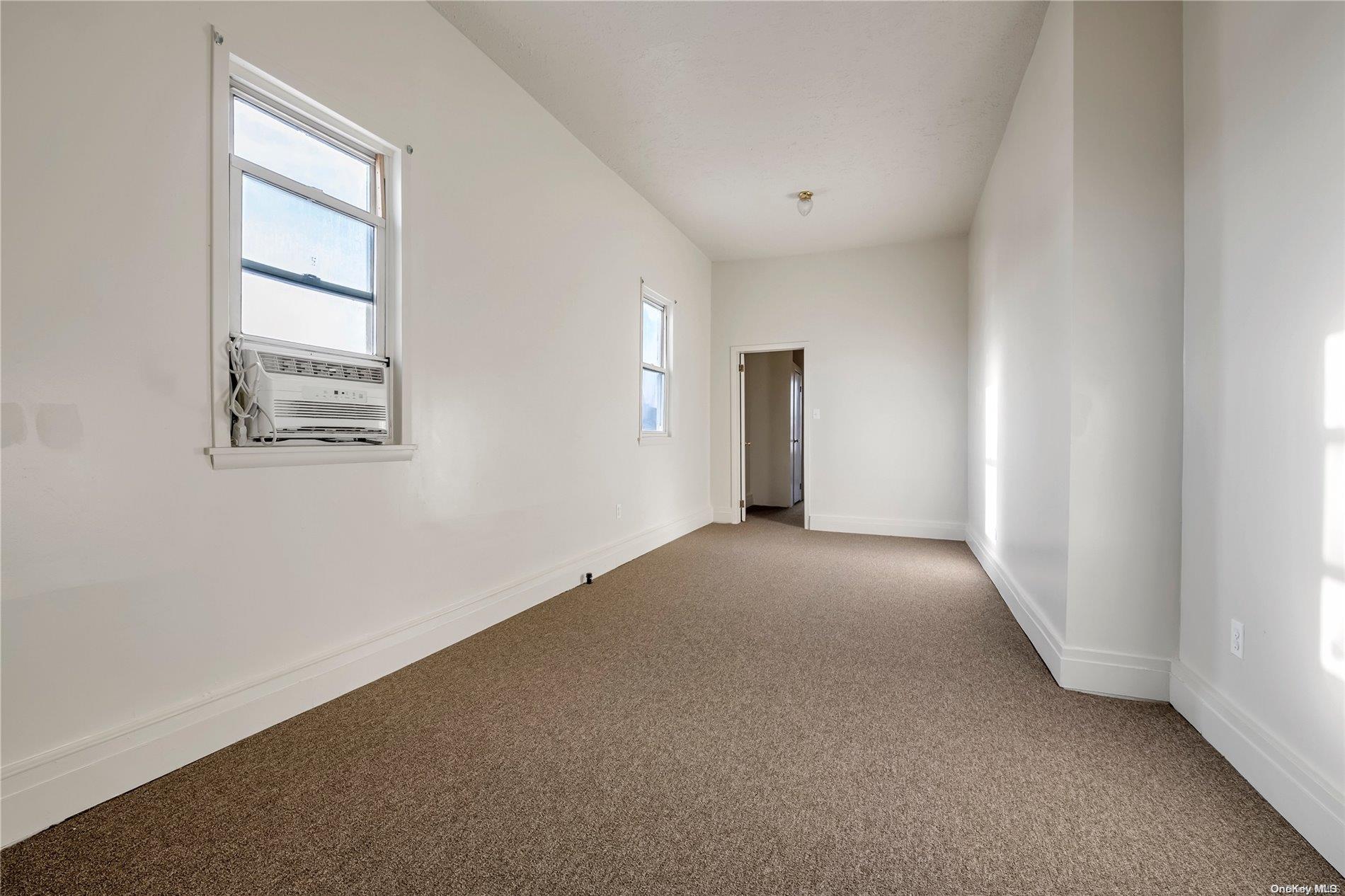 #12 photo, 22-19 Steinway Street, クイーンズ区 Astoria , NY 11105