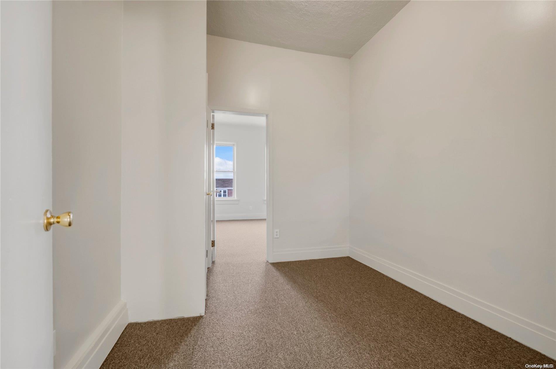 #14 photo, 22-19 Steinway Street, クイーンズ区 Astoria , NY 11105