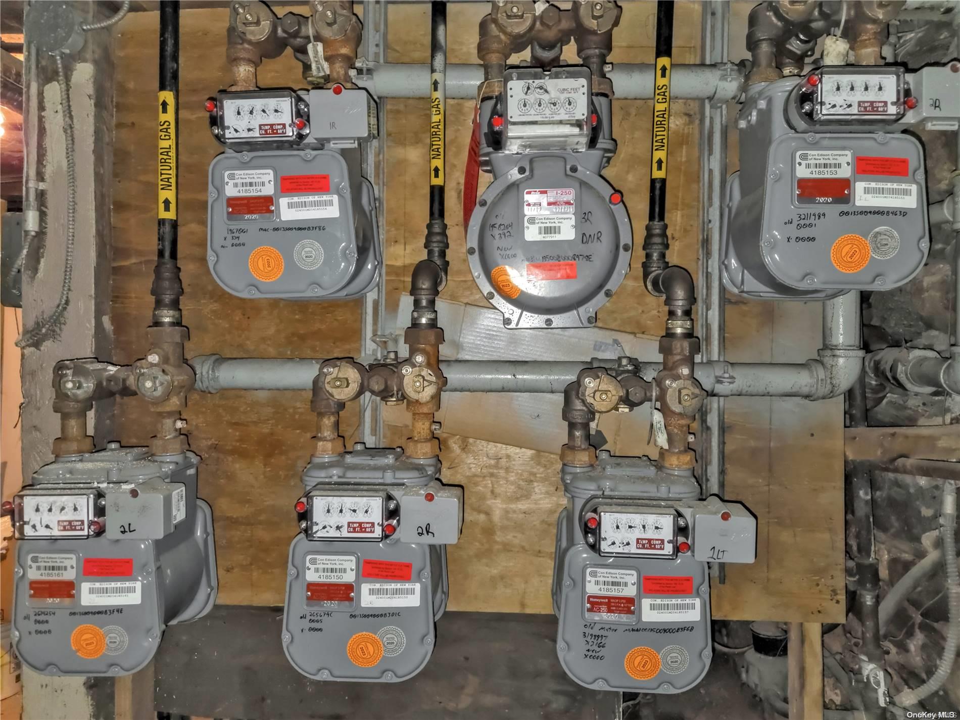 #19 photo, 22-19 Steinway Street, クイーンズ区 Astoria , NY 11105